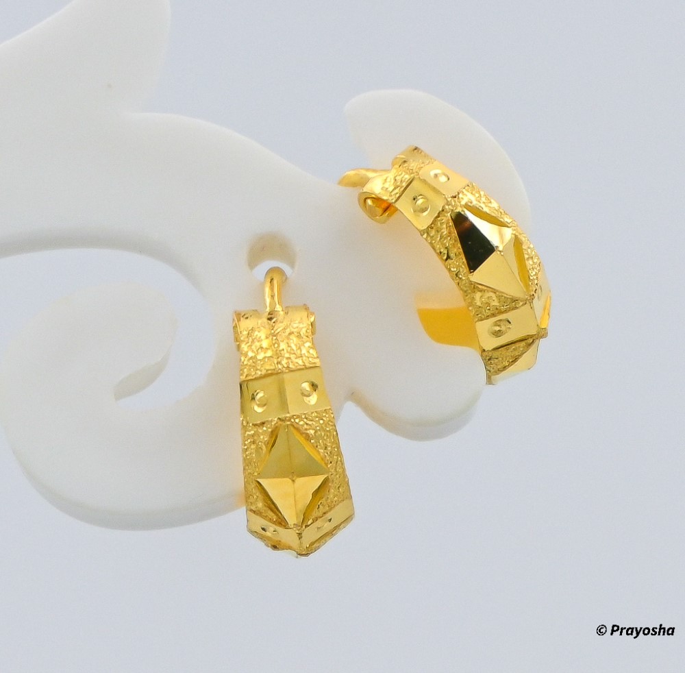 22 carat gold earrings in many designs - Farsheed Jewellers