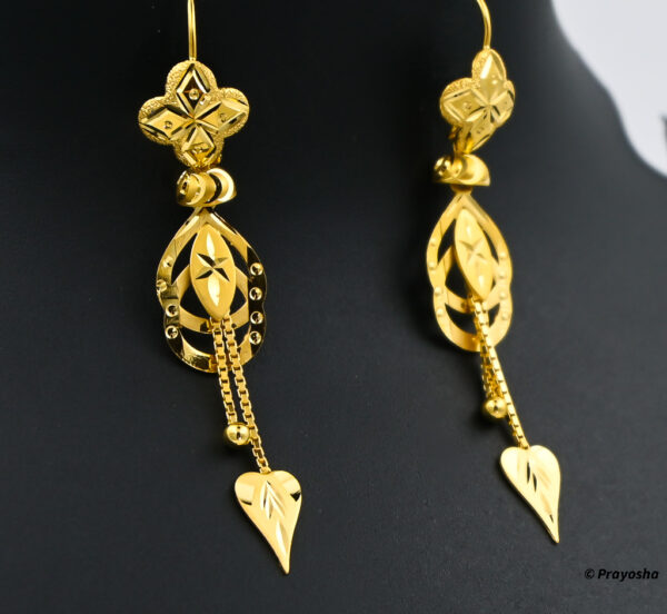Buy 22ct Gold Earring made using filigree technique