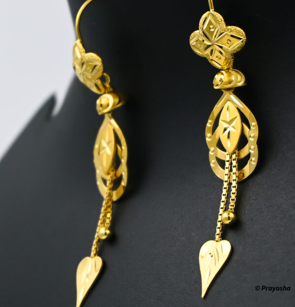 Blue peach flower dangler antique golden earrings at ₹950 | Azilaa