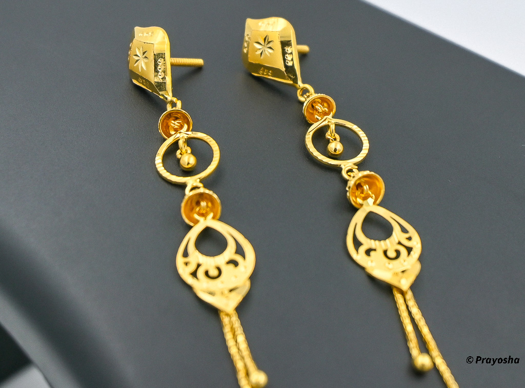 22K Yellow Gold Jhumki Earrings W/ Butta & Detailed Engravings on Mang –  Virani Jewelers