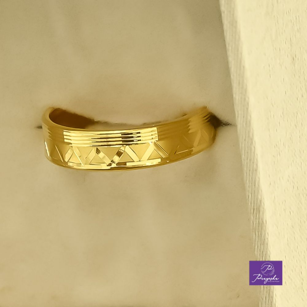 Womens gold ring