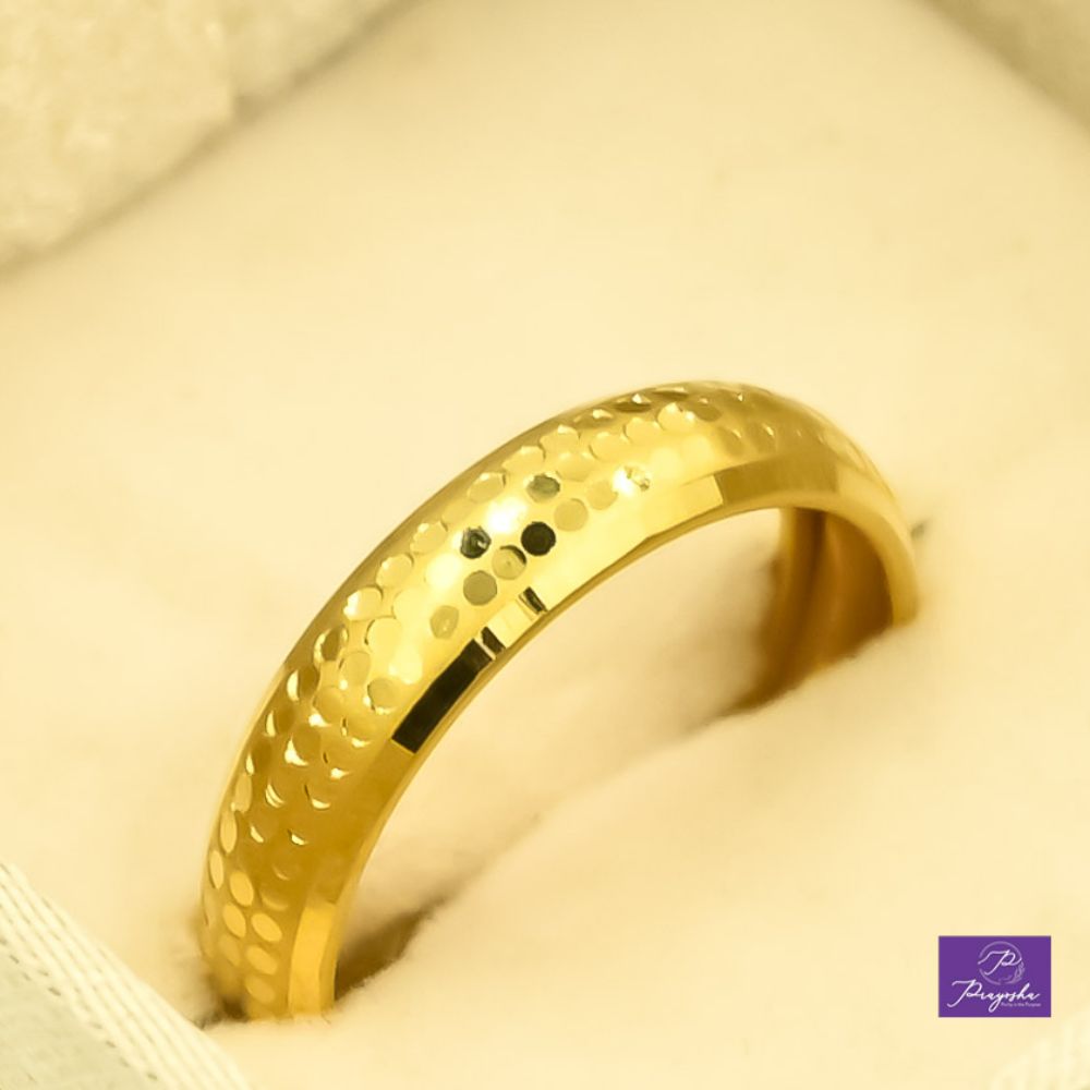 womens gold ring in 18kt gold