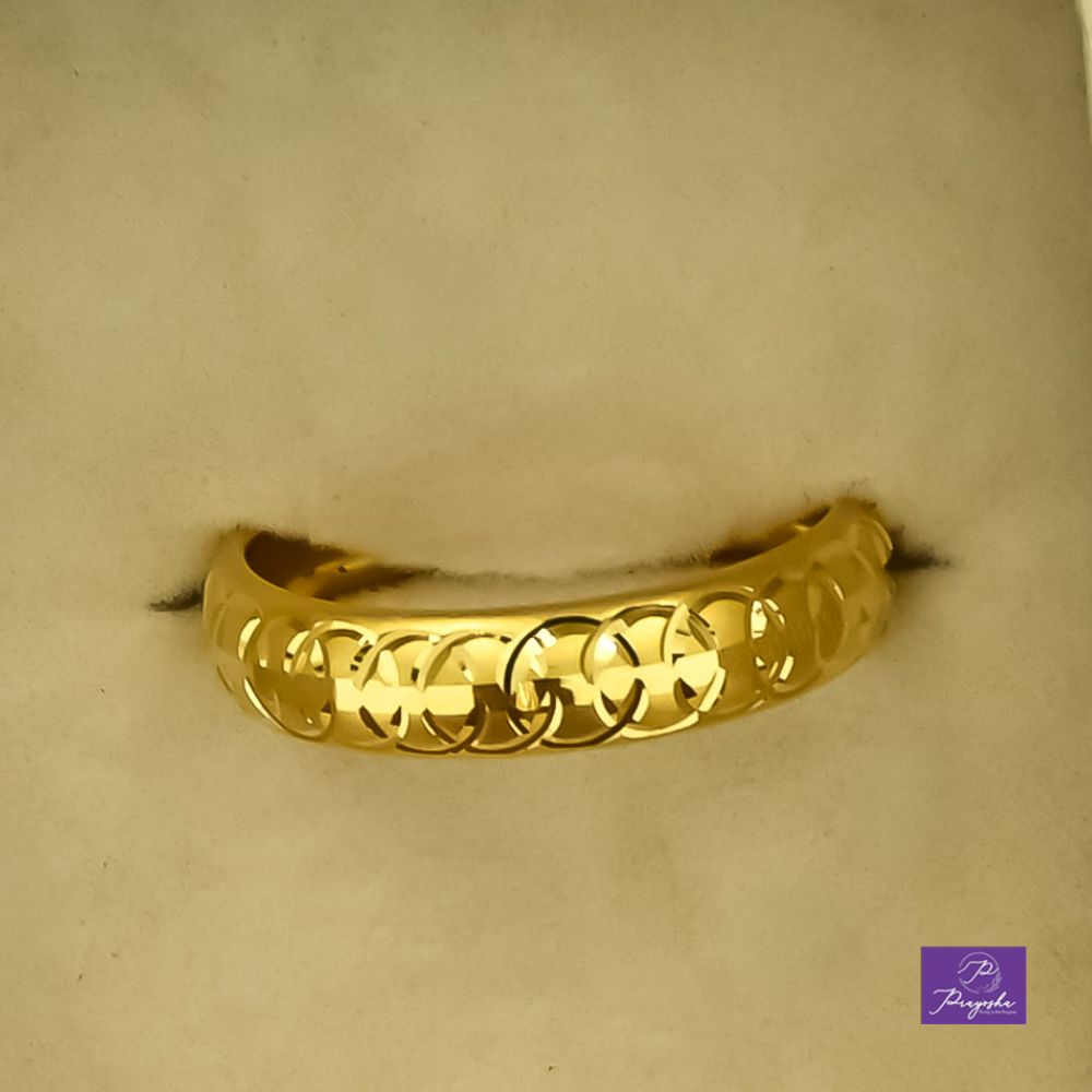 18kt Gold Womens ring 011