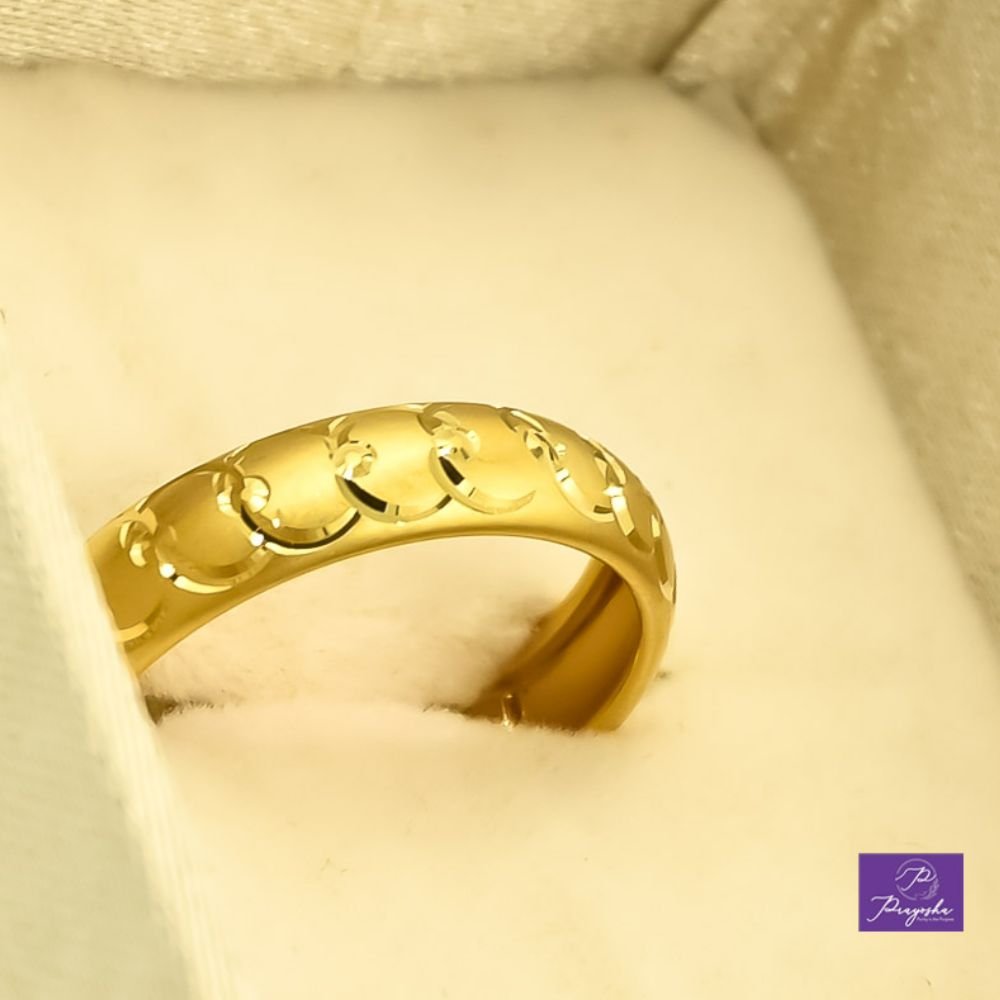 18kt Gold Womens ring 013