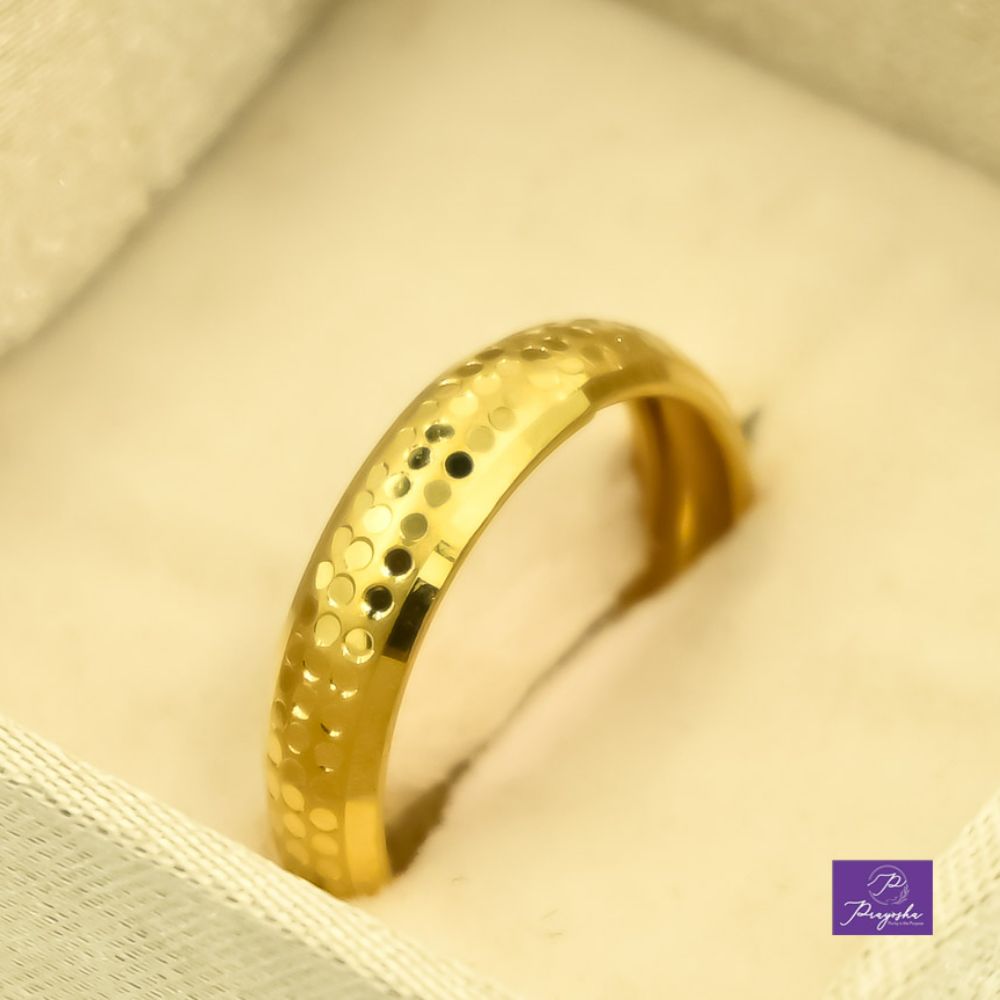 18kt Gold Womens ring 012